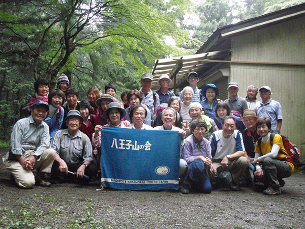 恒例の「バーベキュー大会」集合写真