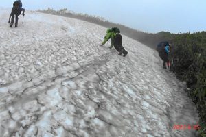 8.種蒔山の北ﾋﾟｰｸ東面残雪困難